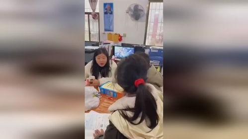 老师与女学生视频,揭秘老师与女学生视频背后的温馨故事